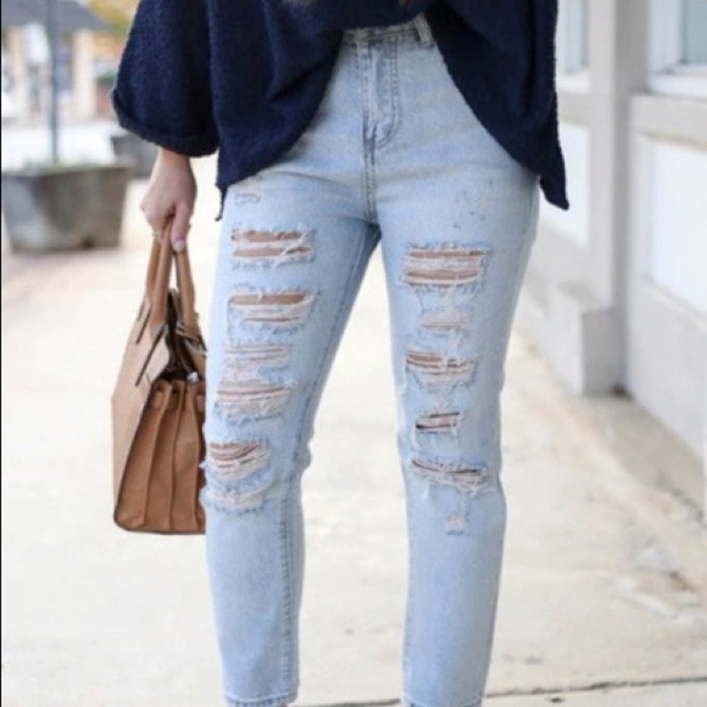 Distressed Boyfriend Jeans